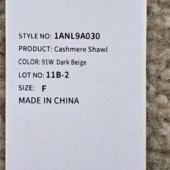 NWT Goelia Cashmere Scarf With Angled Ends - Picture 8 of 8